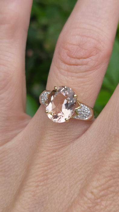 Vintage: 9ct Yellow Gold Oval Morganite & Diamond Solitaire Ring