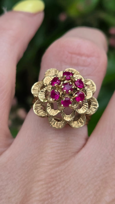 6703: Vintage: 14ct Yellow Gold Ruby Swirl Cocktail Ring