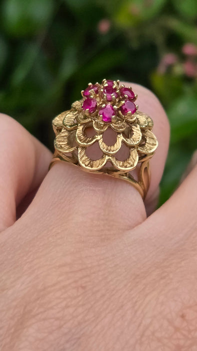 6703: Vintage: 14ct Yellow Gold Ruby Swirl Cocktail Ring