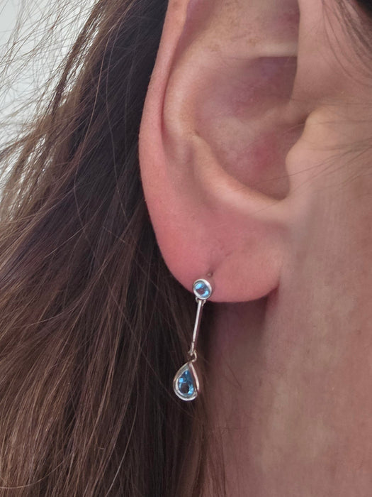 Vintage: 9ct White Gold Blue Topaz Drop Earrings