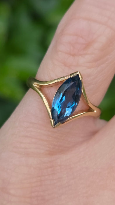 Vintage: 9ct Yellow Gold Marquise Sapphire Solitaire Ring — From 1988