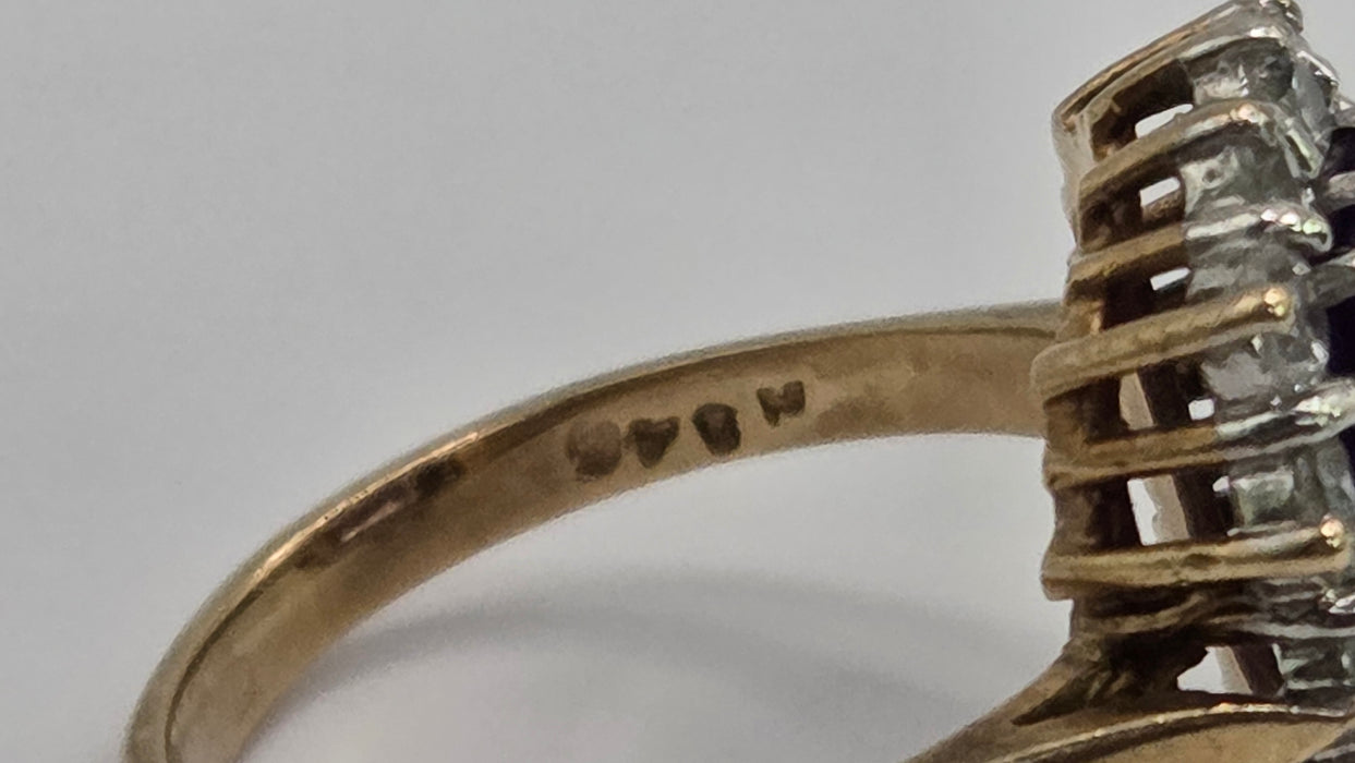 Vintage: 9ct Yellow Gold Amethyst & Simulated Diamond Ring
