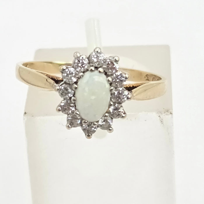 Vintage: 9ct Yellow Gold Opal & Simulated Diamond Ring