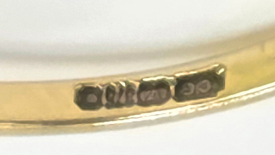 Vintage: 9ct Yellow Gold Simulated Diamond Trilogy Ring