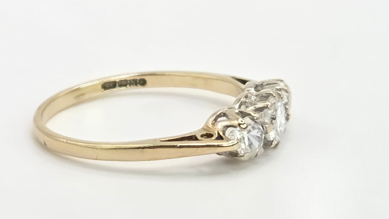 Vintage: 9ct Yellow Gold Simulated Diamond Trilogy Ring