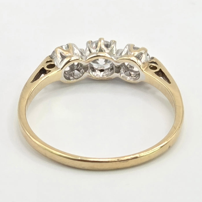 Vintage: 9ct Yellow Gold Simulated Diamond Trilogy Ring