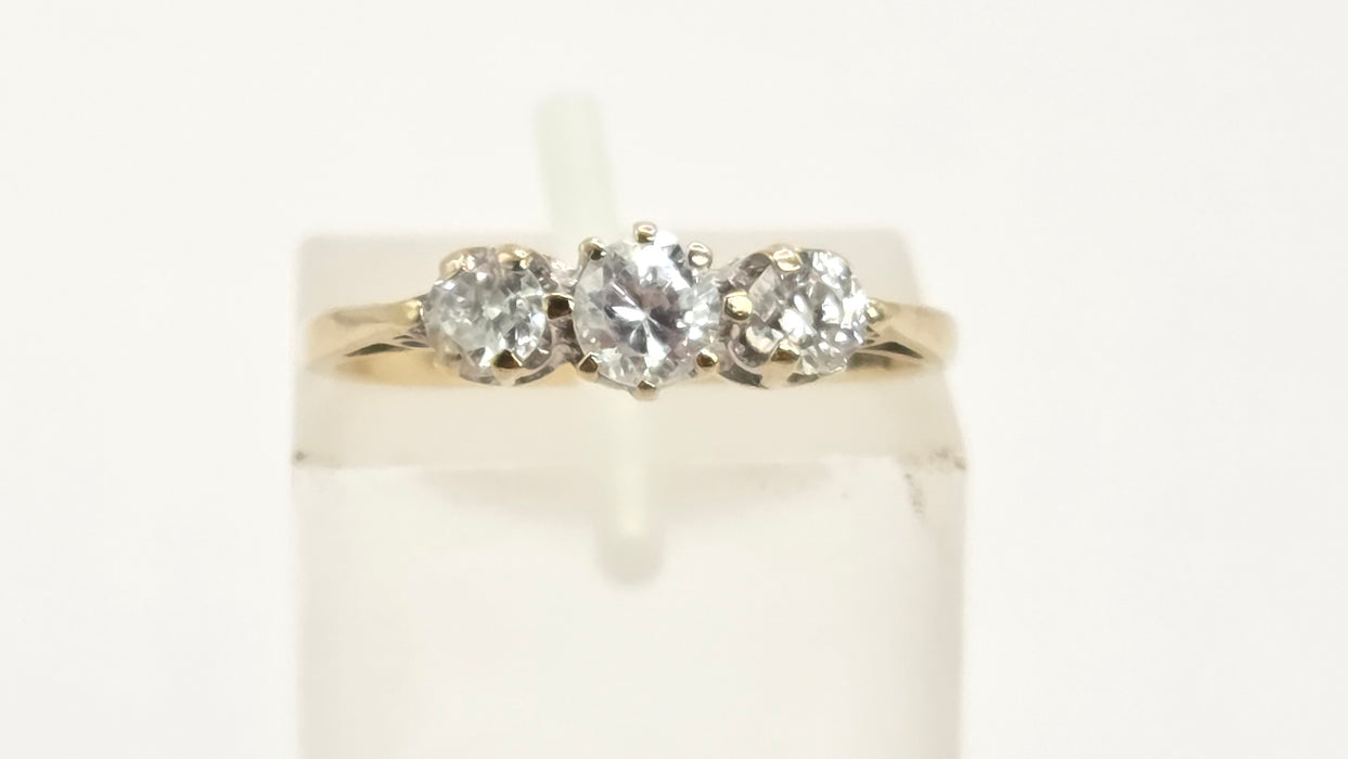 Vintage: 9ct Yellow Gold Simulated Diamond Trilogy Ring
