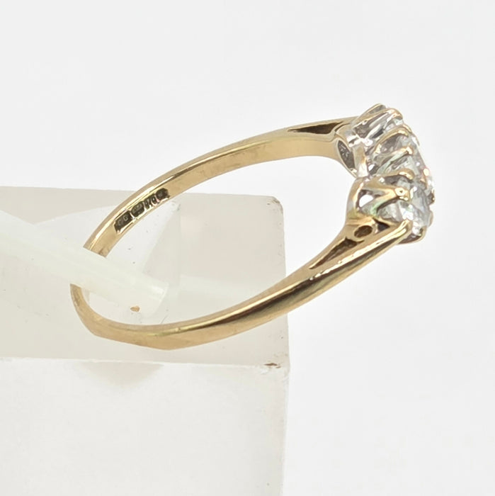 Vintage: 9ct Yellow Gold Simulated Diamond Trilogy Ring