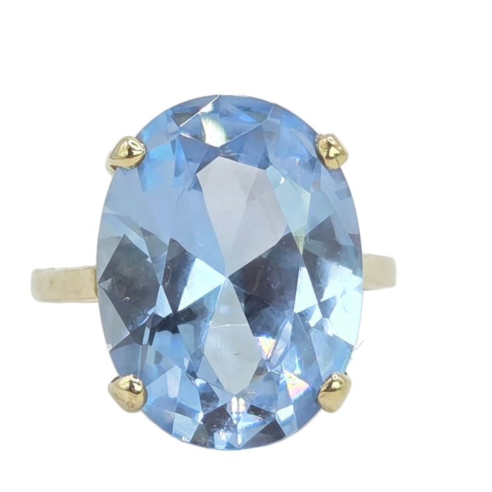 Vintage: 9ct Yellow Gold Blue Topaz Solitaire Ring