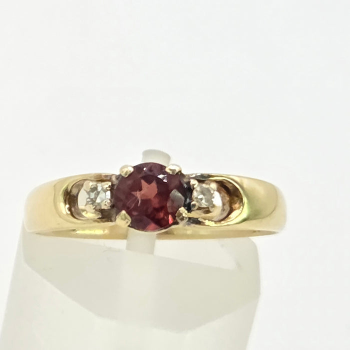 Vintage: 14ct Yellow Gold Orange Citrine & Twin Diamond Ring