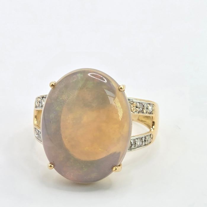 Vintage: 9ct Yellow Gold Opal & Diamond Split Shoulder Ring