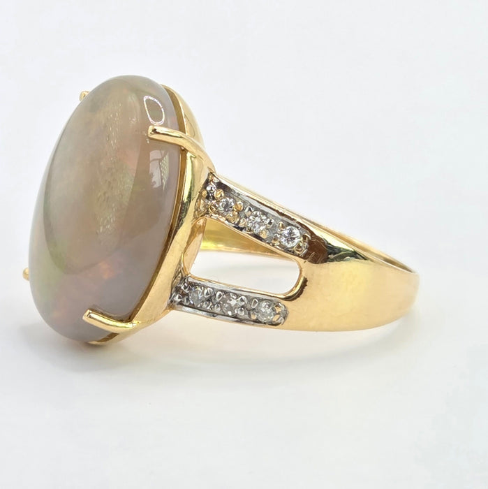 Vintage: 9ct Yellow Gold Opal & Diamond Split Shoulder Ring