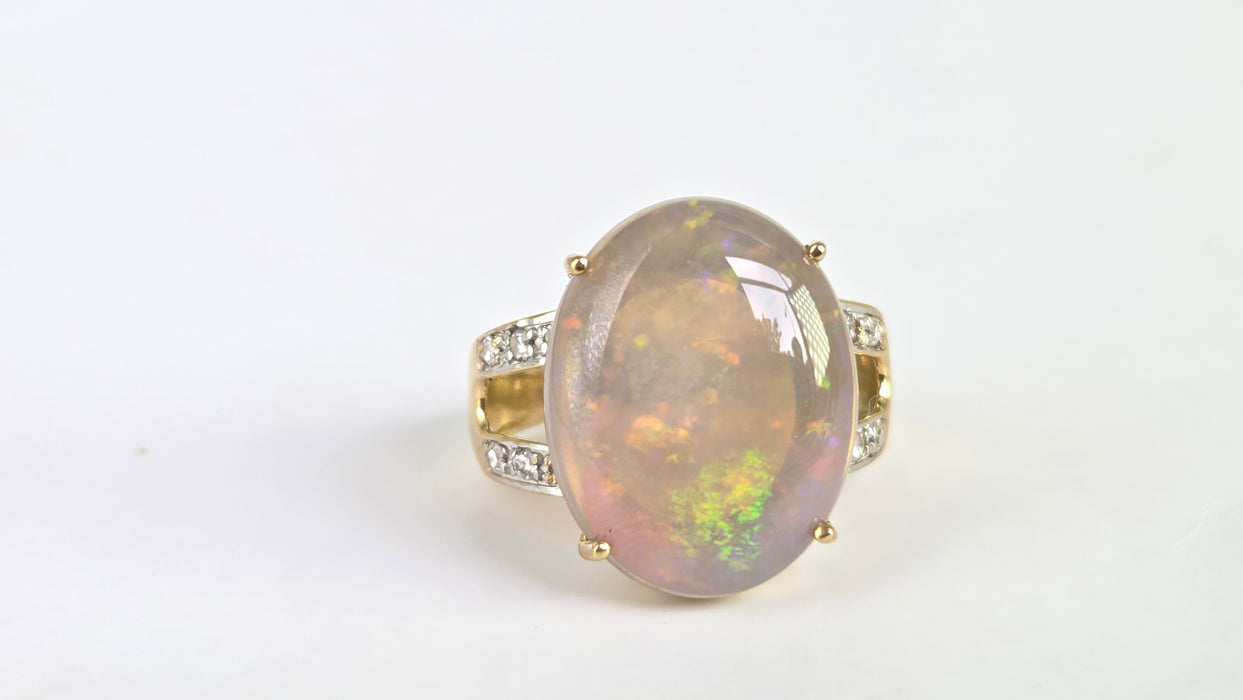 Vintage: 9ct Yellow Gold Opal & Diamond Split Shoulder Ring