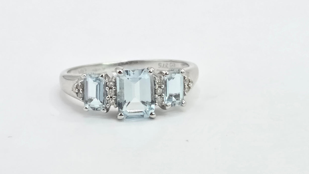 Vintage: 9ct White Gold Aquamarine & Diamond Ring