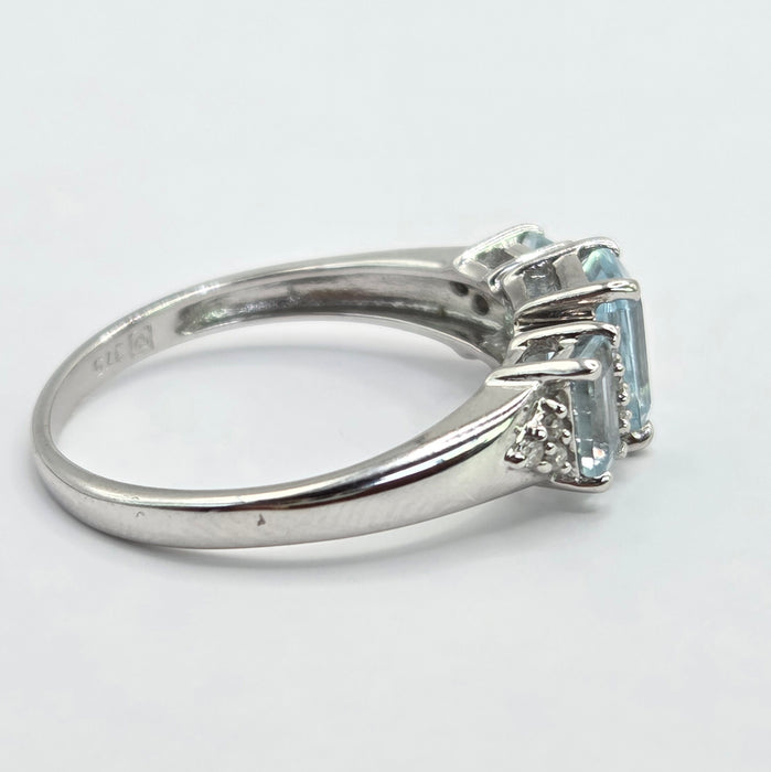 Vintage: 9ct White Gold Aquamarine & Diamond Ring