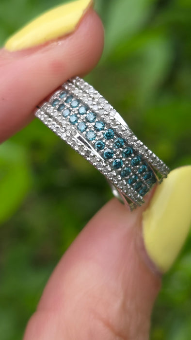 Vintage: 9ct White Gold Blue & White Diamond Band