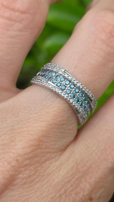 Vintage: 9ct White Gold Blue & White Diamond Band