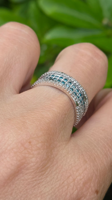 Vintage: 9ct White Gold Blue & White Diamond Band