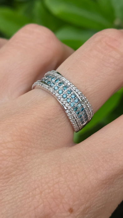 Vintage: 9ct White Gold Blue & White Diamond Band