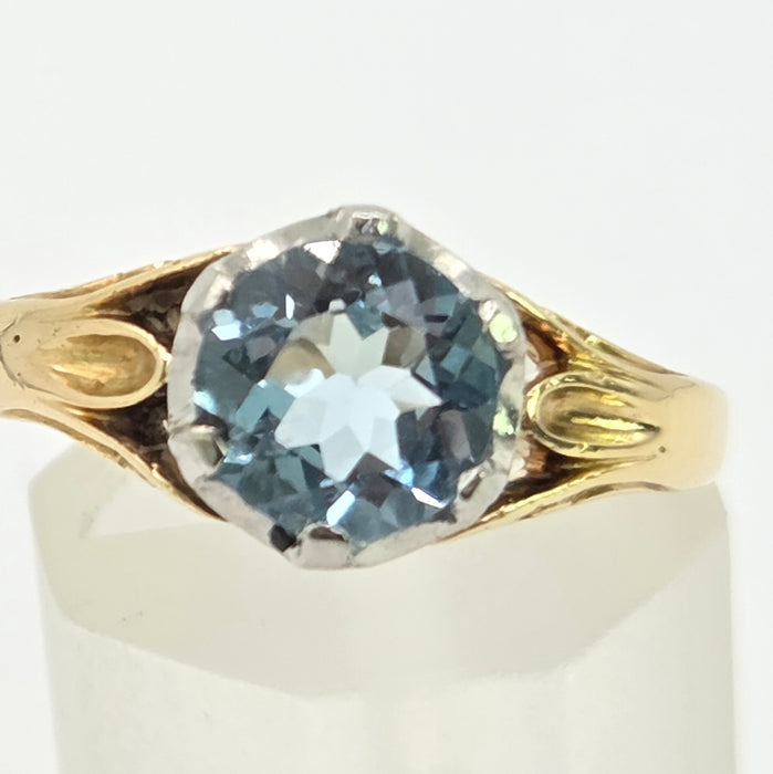 Vintage: 18ct Yellow Gold Blue Zircon Solitaire Ring