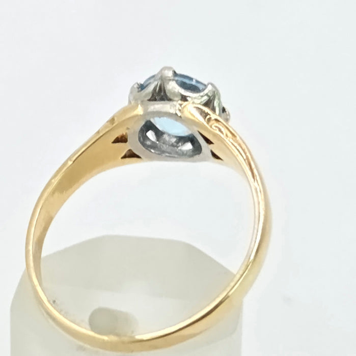 Vintage: 18ct Yellow Gold Blue Zircon Solitaire Ring