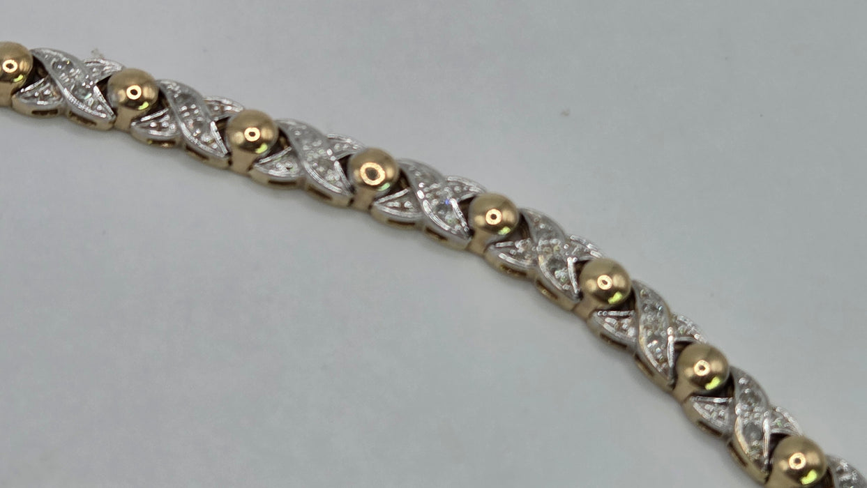 Vintage: 9ct Yellow Gold 50 Diamonds Bracelet