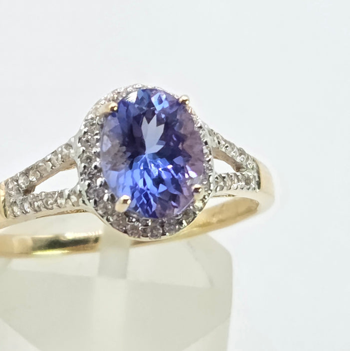 Vintage: 9ct Yellow Gold Tanzanite & White Spinel Cluster Ring