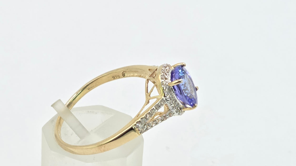 Vintage: 9ct Yellow Gold Tanzanite & White Spinel Cluster Ring