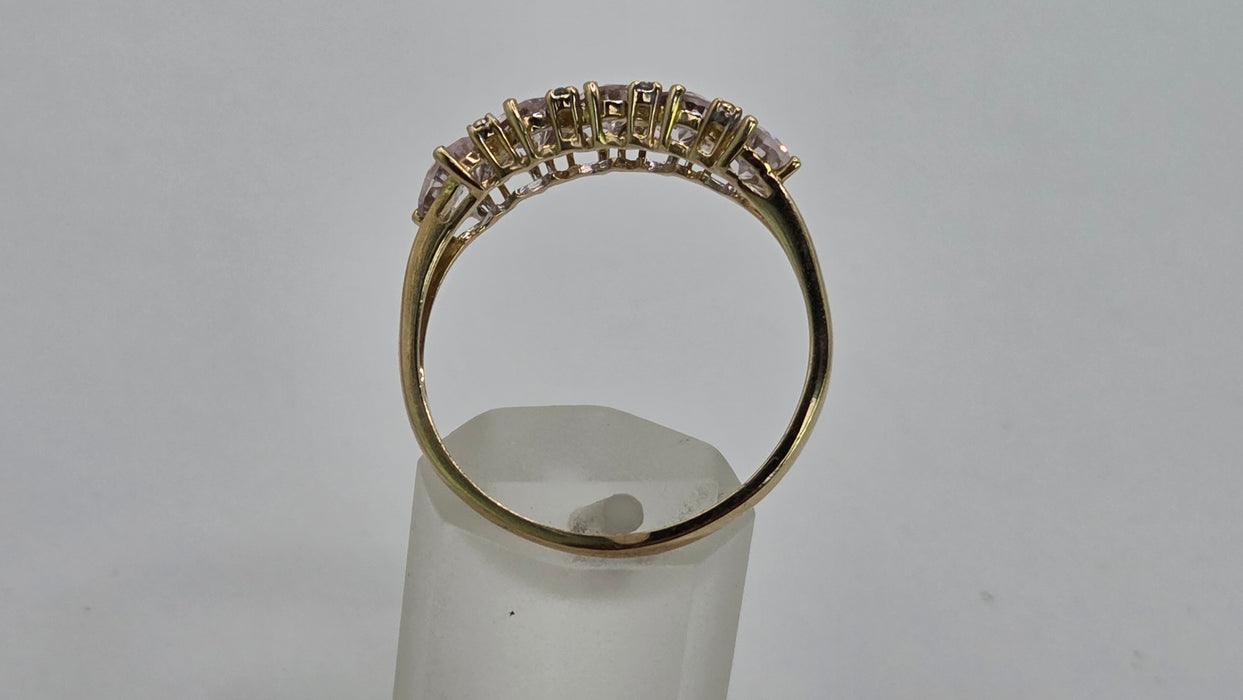 Vintage: 9ct Yellow Gold Morganite & Diamond Ring