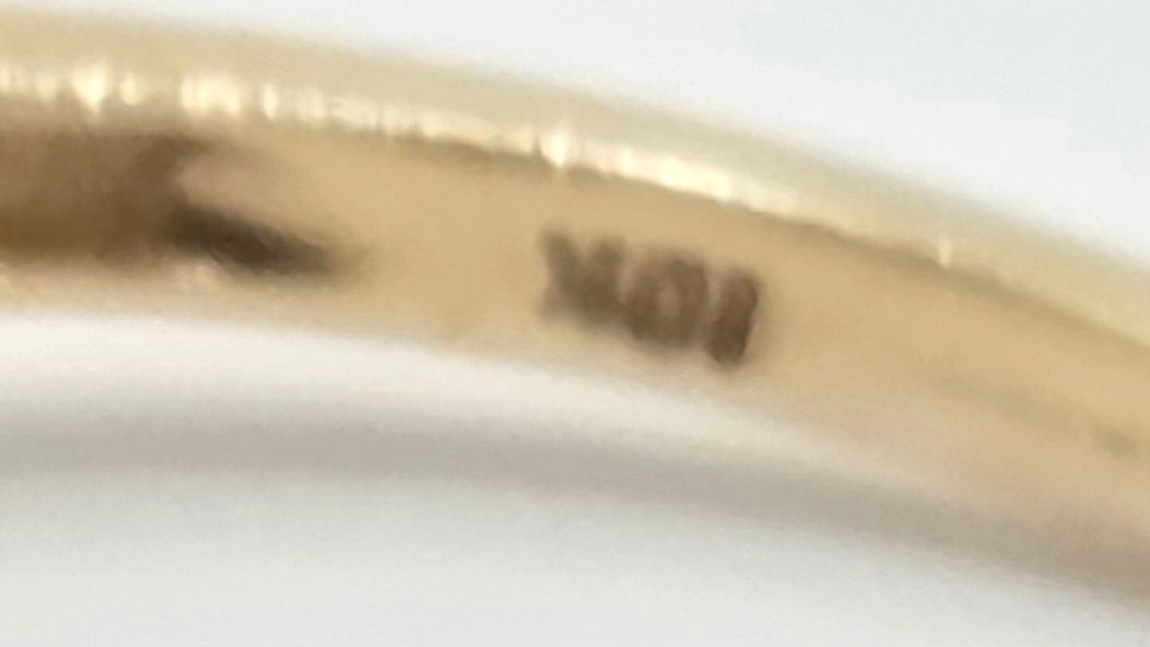 Vintage: 10ct Yellow Gold Almandine Garnet Trilogy Ring