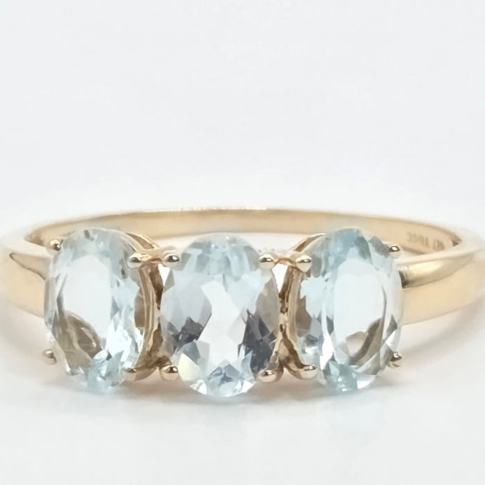 Vintage: 10ct Yellow Gold Aquamarine Trilogy Ring