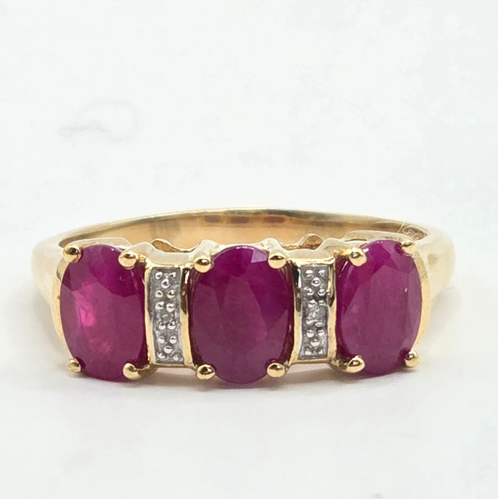 Vintage: 9ct Yellow Gold Ruby & Diamond Dress Ring