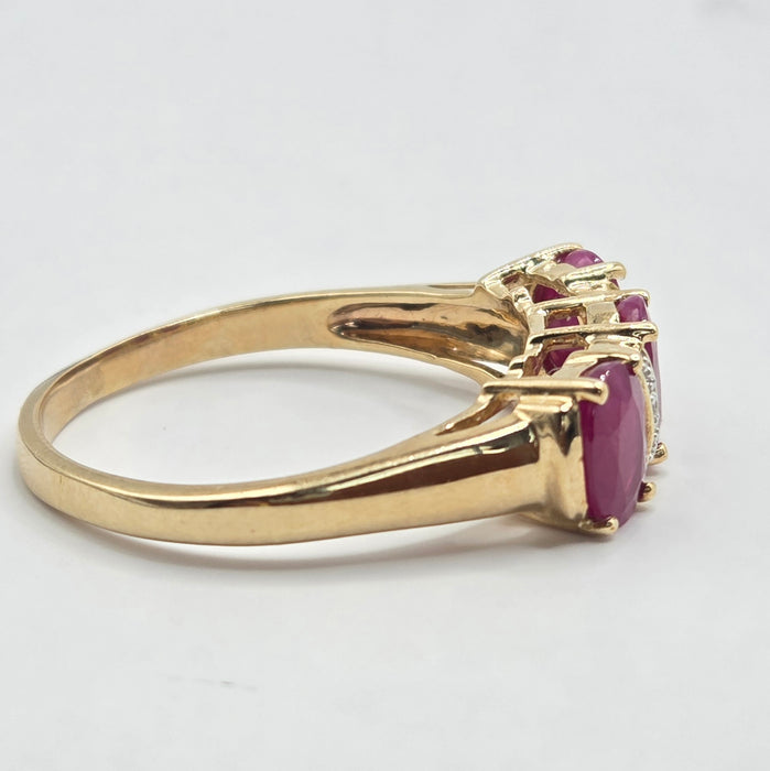 Vintage: 9ct Yellow Gold Ruby & Diamond Dress Ring