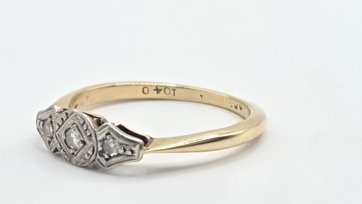 Vintage: 9ct Yellow Gold Diamond Trilogy Ring