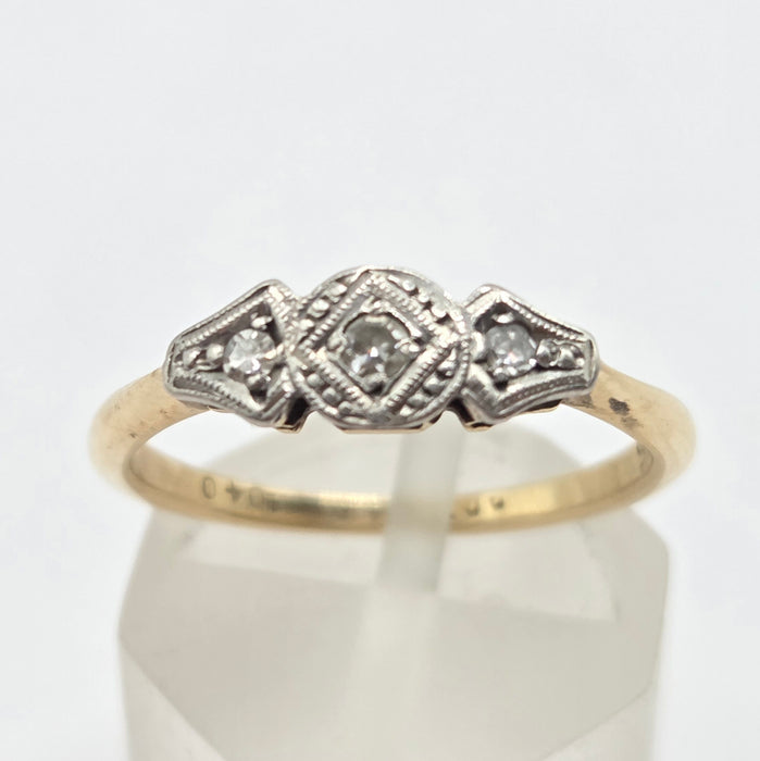 Vintage: 9ct Yellow Gold Diamond Trilogy Ring