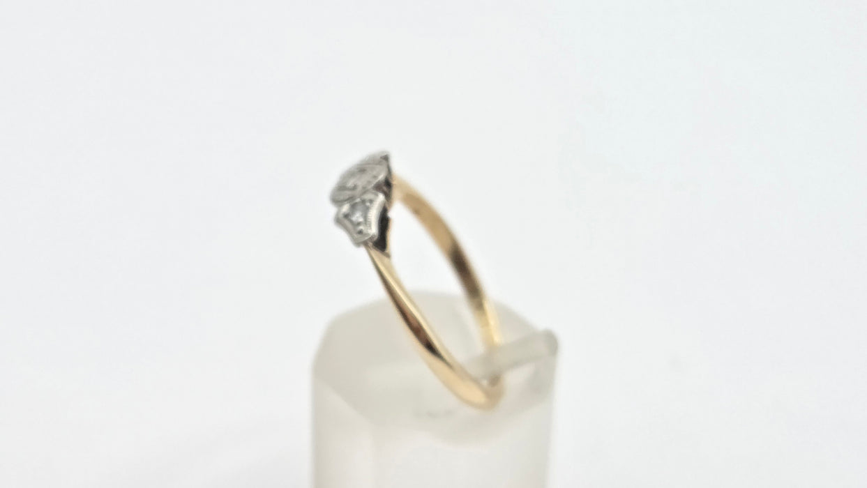 Vintage: 9ct Yellow Gold Diamond Trilogy Ring