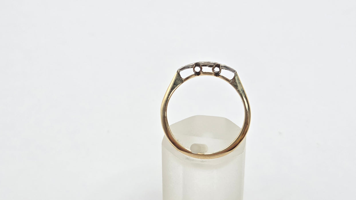 Vintage: 9ct Yellow Gold Diamond Trilogy Ring