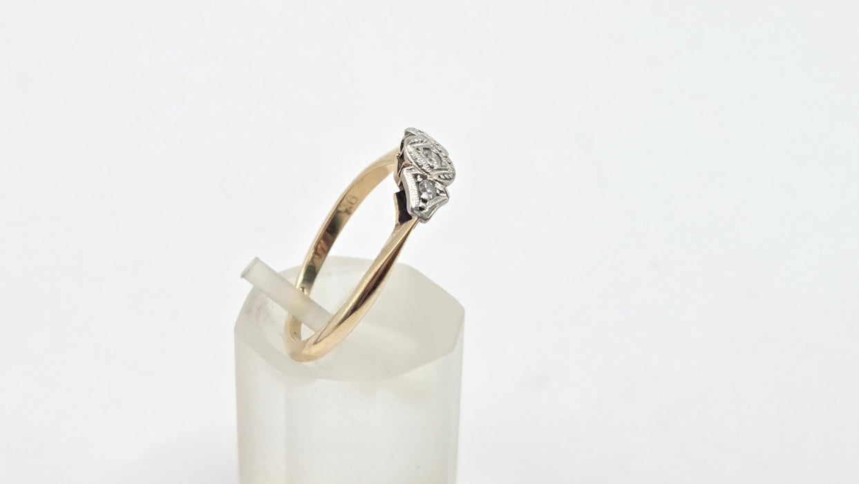 Vintage: 9ct Yellow Gold Diamond Trilogy Ring