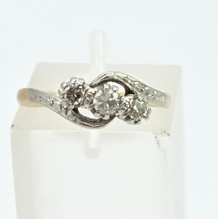 Vintage: 18ct Yellow Gold & Platinum Three Stone Diamond Cross-Over Ring — 0.20ct