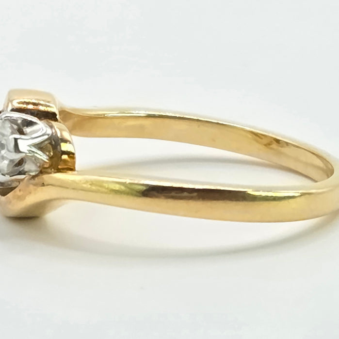 Vintage: 18ct Yellow Gold Three Stone Diamond Cross-Over Trilogy Ring — 0.50ct