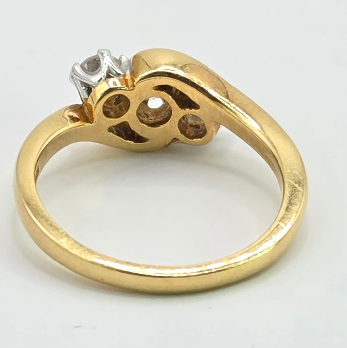 Vintage: 18ct Yellow Gold Three Stone Diamond Cross-Over Trilogy Ring — 0.50ct
