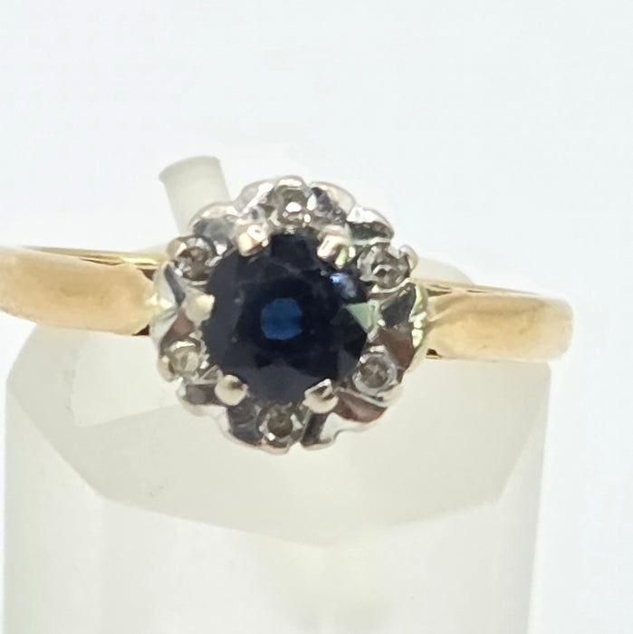 3561 Vintage 18ct Gold Sapphire and Diamonds - from 1976