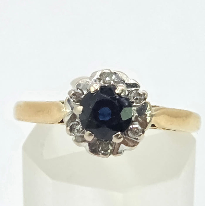 3561 Vintage 18ct Gold Sapphire and Diamonds - from 1976