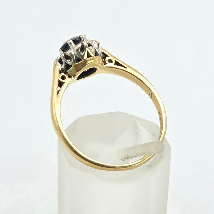 3561 Vintage 18ct Gold Sapphire and Diamonds - from 1976