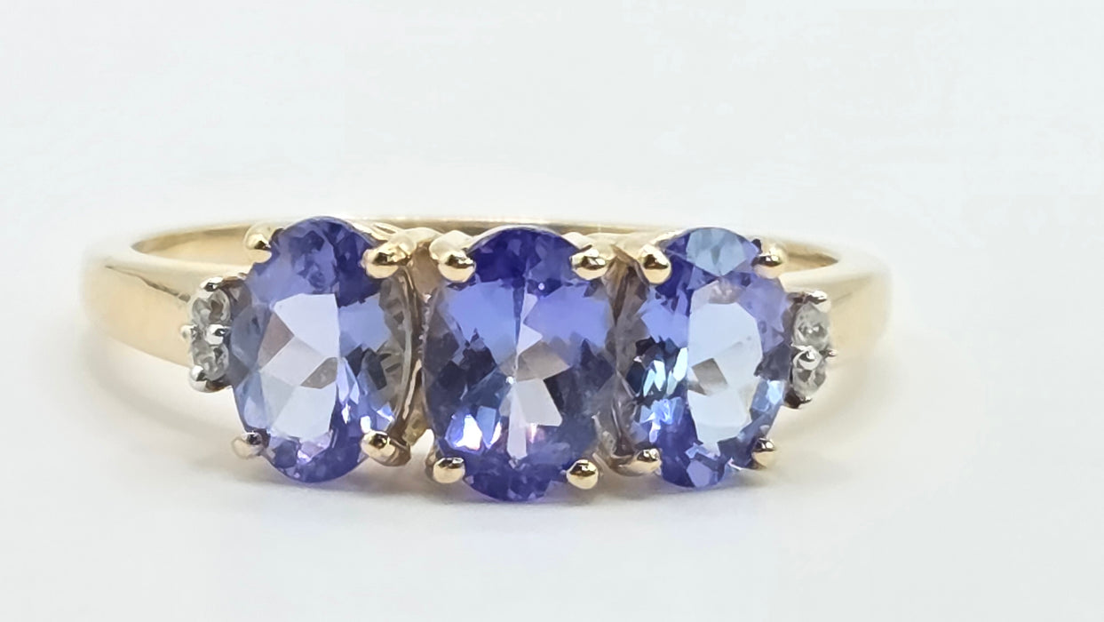 Vintage: 9ct Gold Tanzanite & White Spinel Trilogy Ring