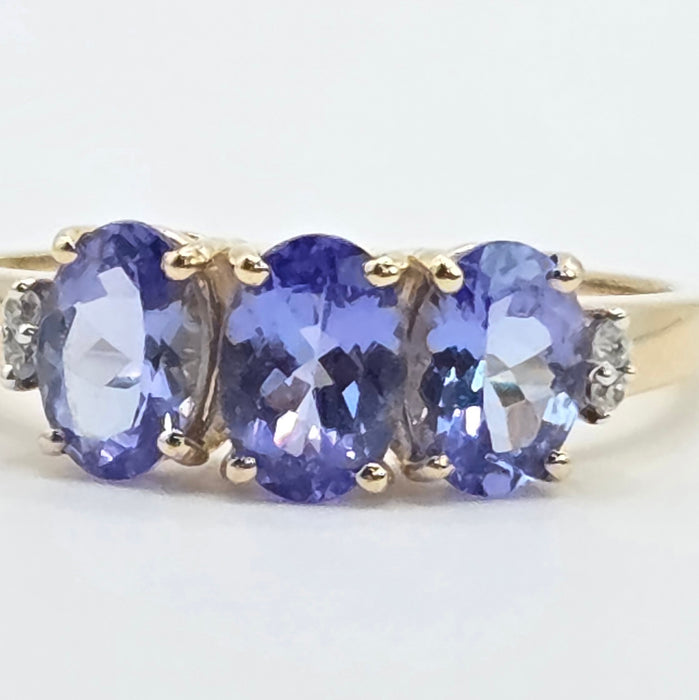 Vintage: 9ct Gold Tanzanite & White Spinel Trilogy Ring