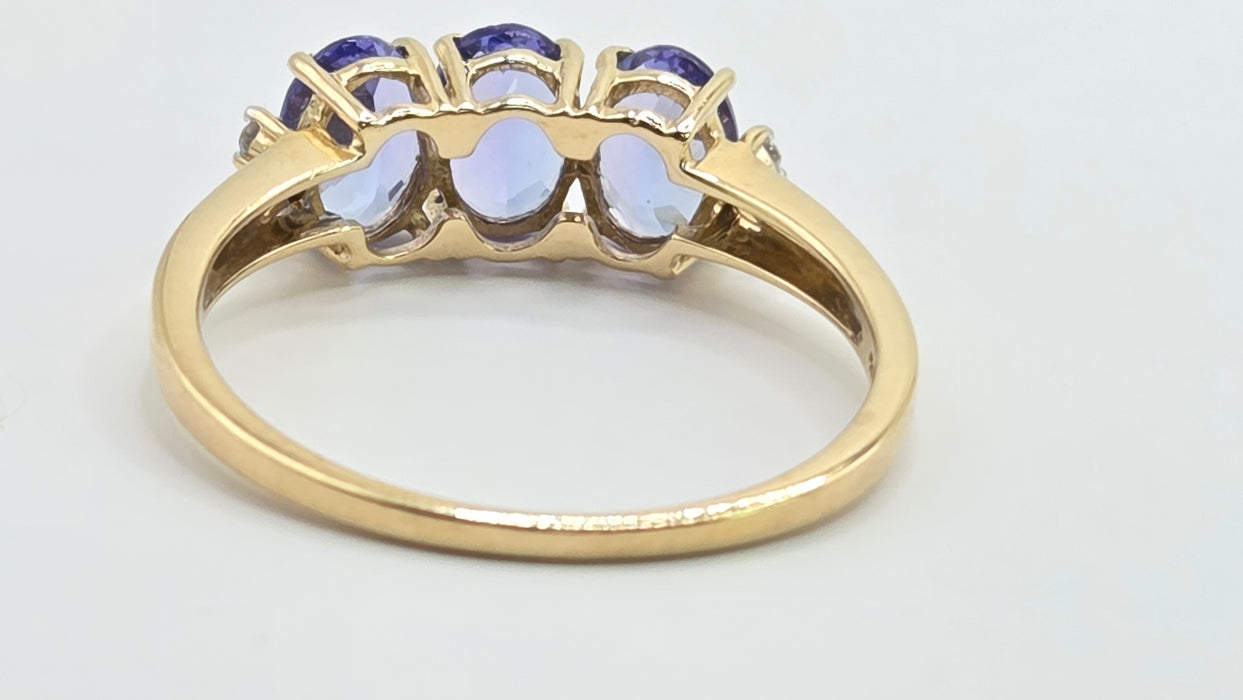 Vintage: 9ct Gold Tanzanite & White Spinel Trilogy Ring