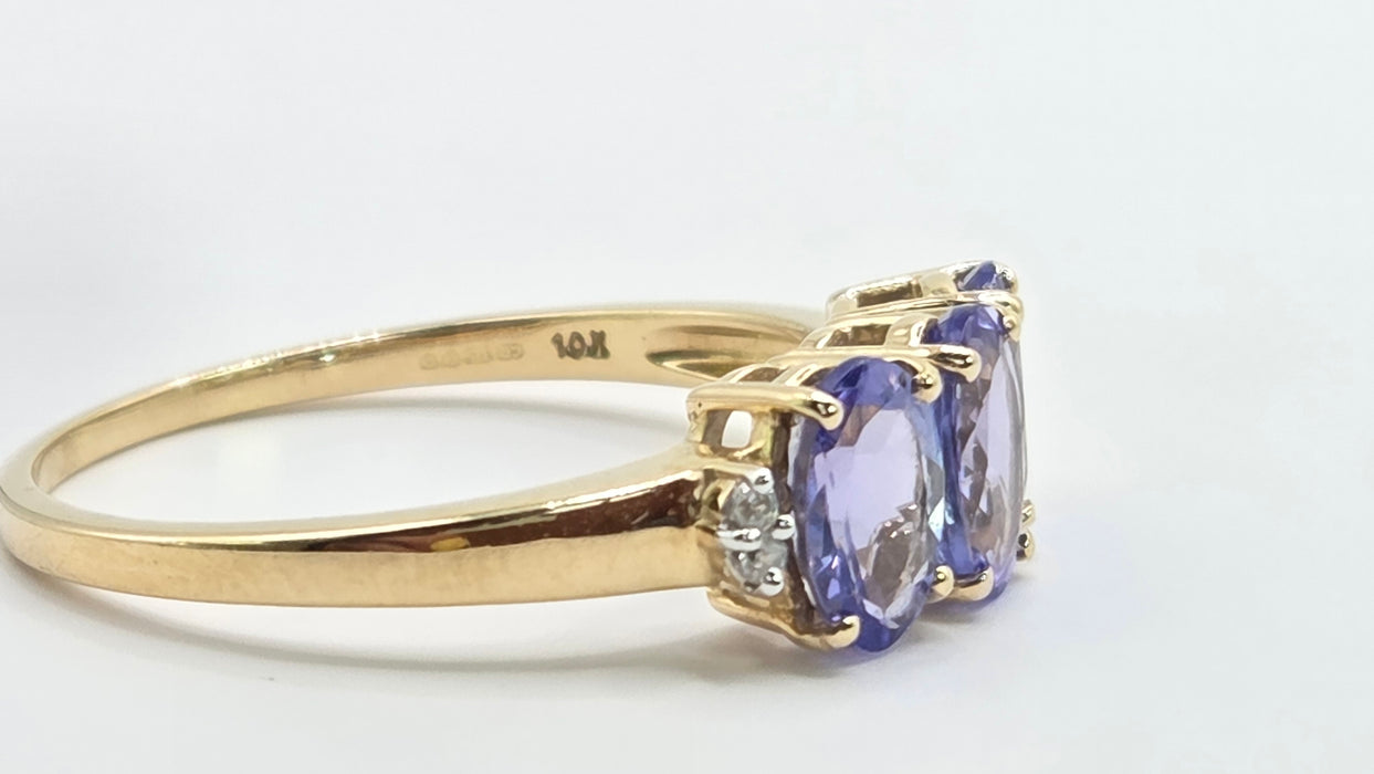Vintage: 9ct Gold Tanzanite & White Spinel Trilogy Ring
