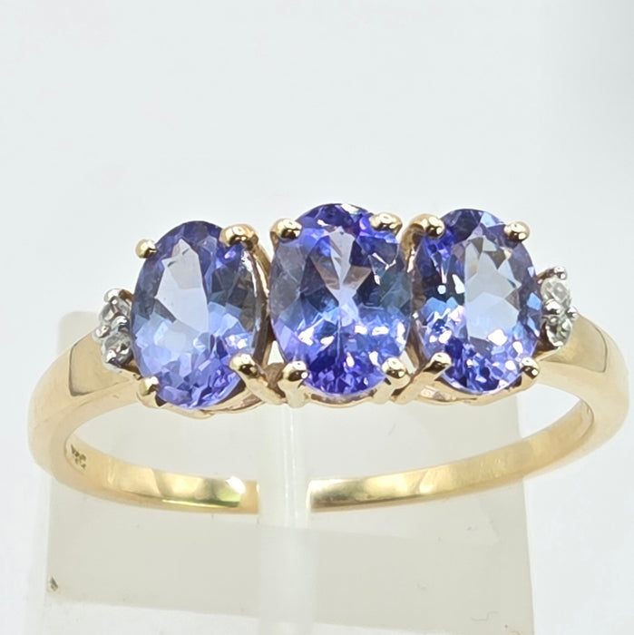 Vintage: 9ct Gold Tanzanite & White Spinel Trilogy Ring