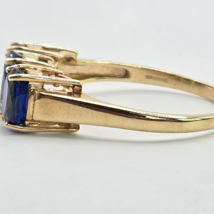 Vintage: 9ct Yellow Gold Blue Spinel & White Topaz Three Stone Ring